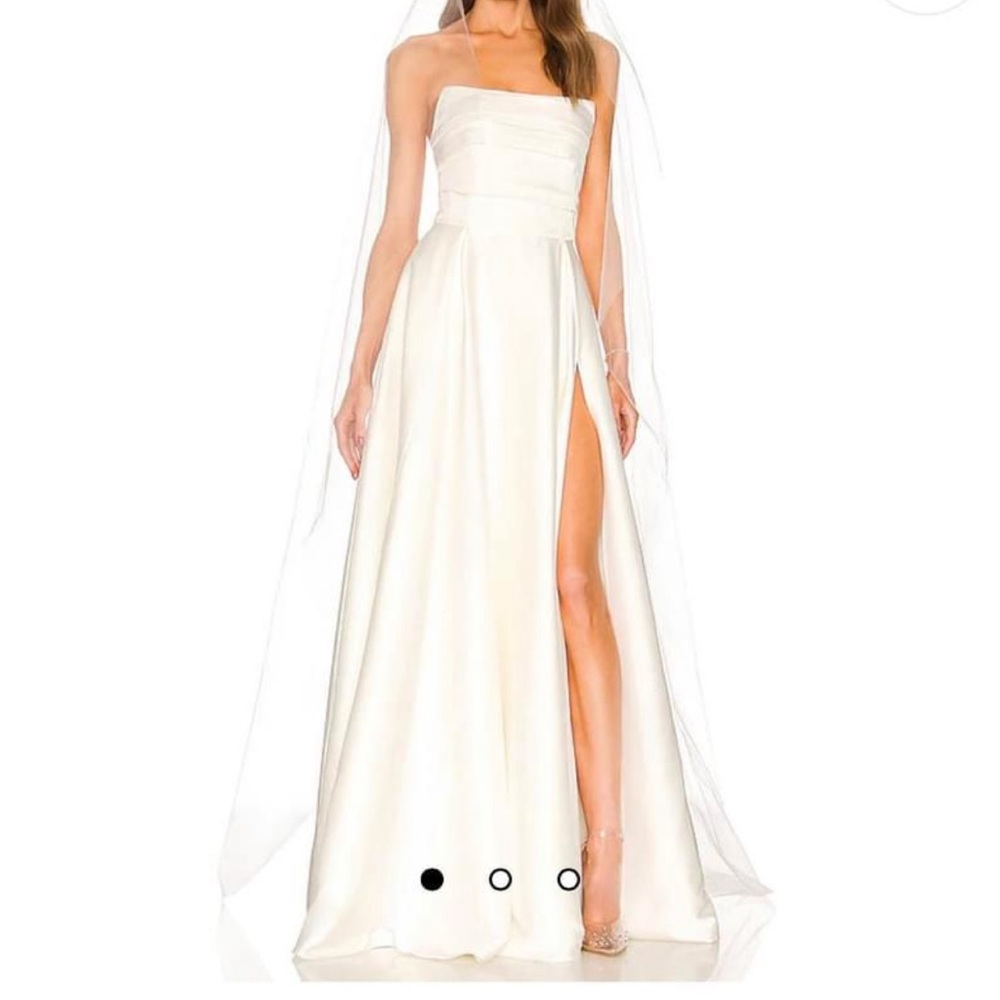 Wedding dress X REVOLVE HEIDI GOWN IN WHITE
SAU LEE Size 2